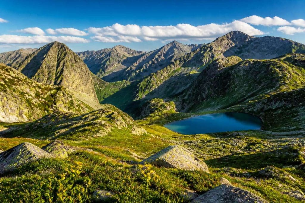 Exploration des montagnes du Rila : guide ultime pour les randonneurs
