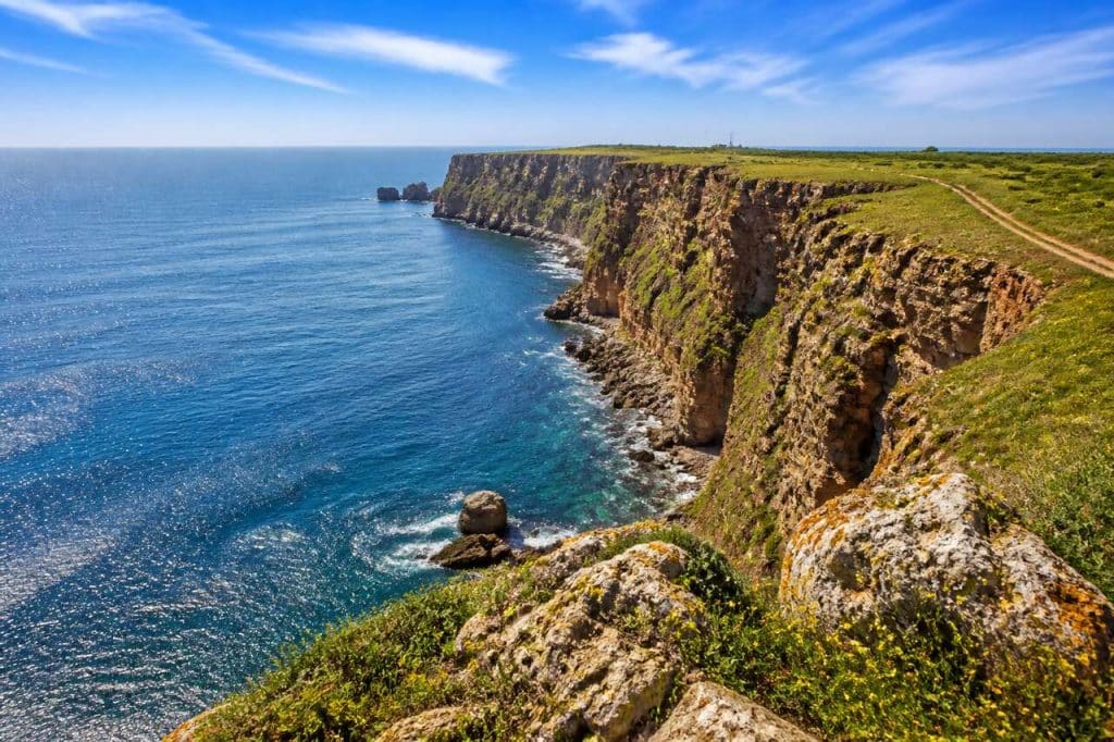 Randonnée épique sur les falaises de cap kaliakra : entre terre et mer