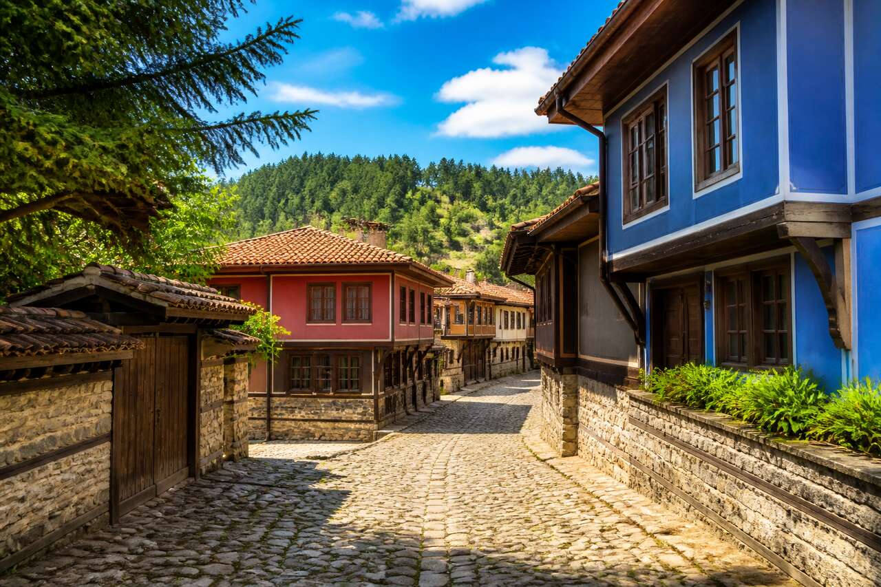 Plongée historique au cœur de koprivchtitsa, la ville-musée bulgare