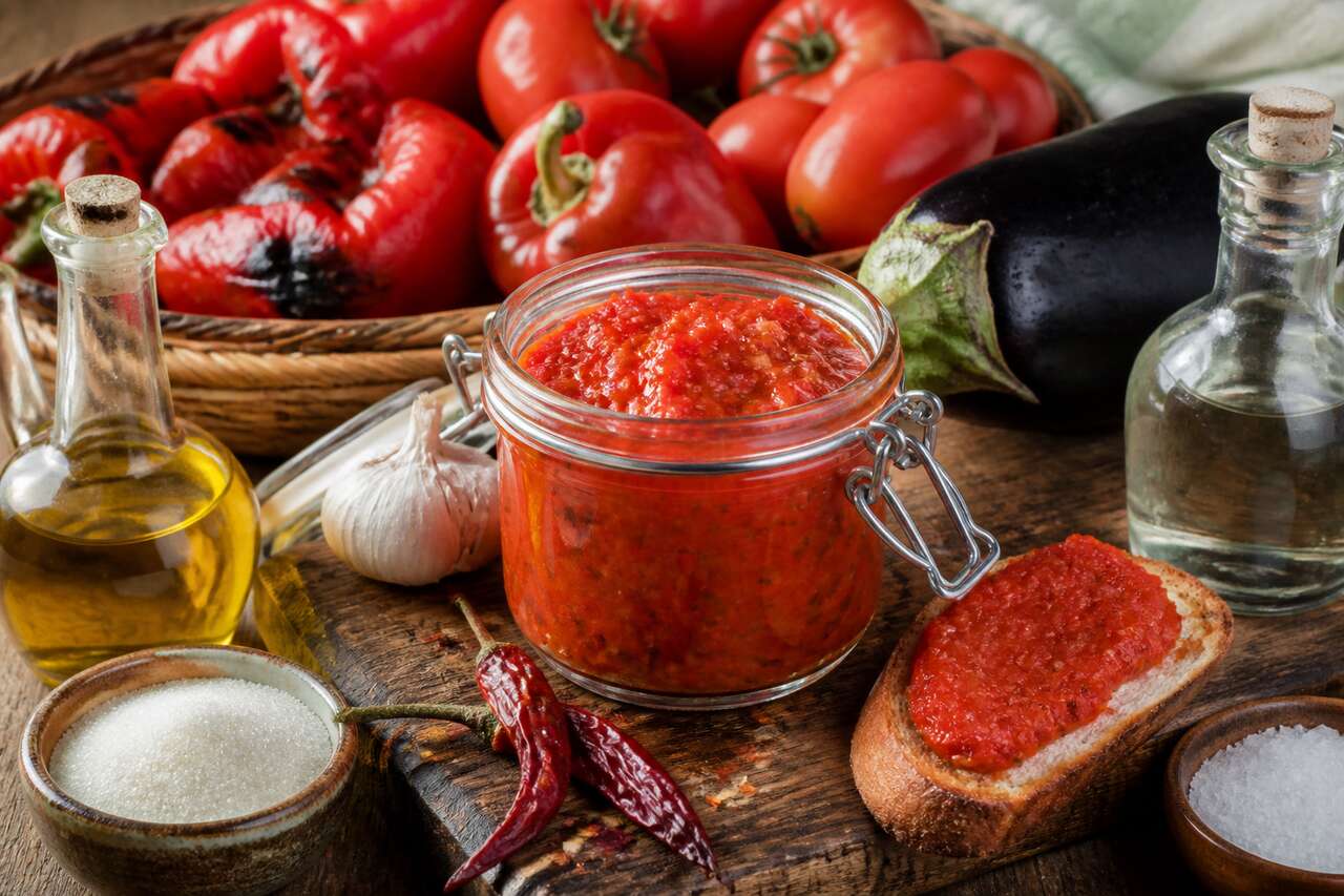 Lyutenitsa : découvrez la recette traditionnelle bulgare